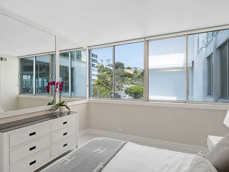 17368 W Sunset Blvd #Penthouse 5 — Photo 23