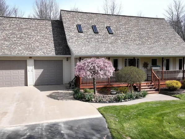 8890 Murphy Lake Rd, Vassar, MI 48768