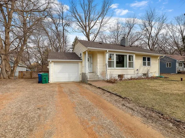 25780 Smithtown Rd, Shorewood, MN 55331