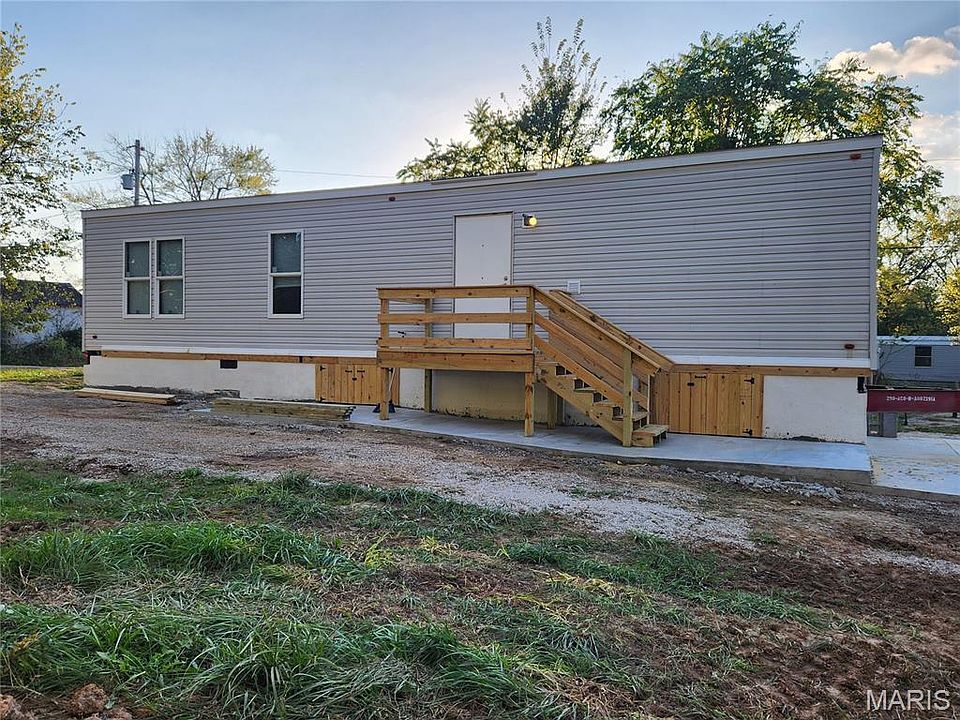1st image of 411 W Nelson Street