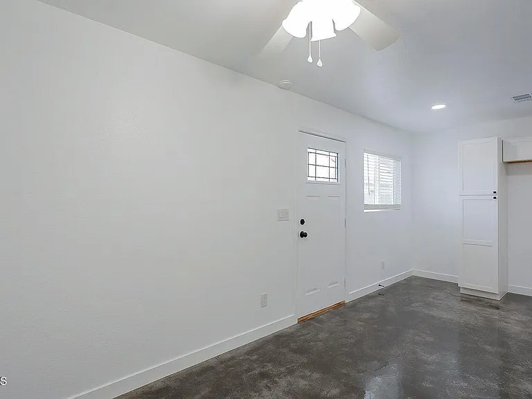9439 N 11th Ave #3 — Photo 6