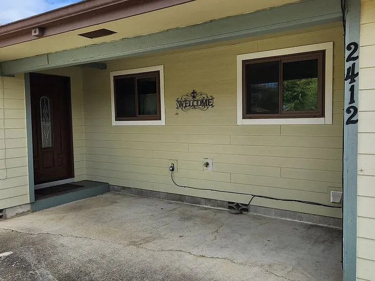 2412 Eureka Ave — Photo 3