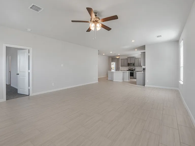 106 Daffodil Ln — Photo 6