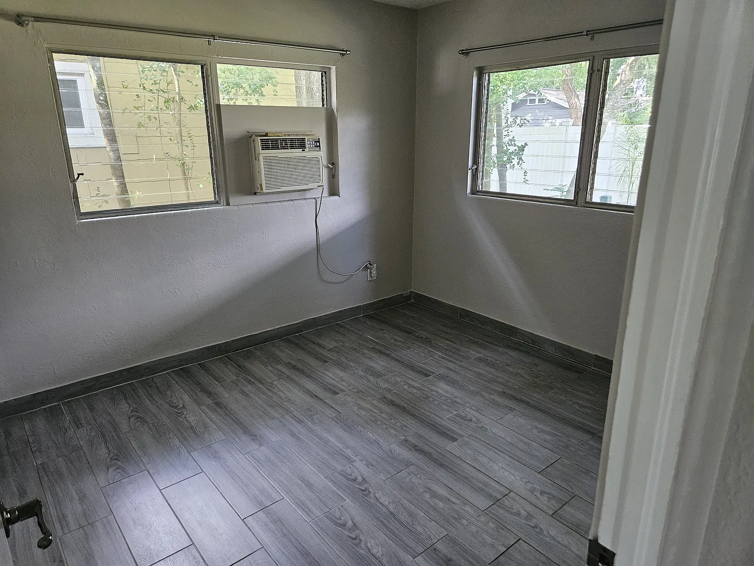 1419 Virginia Dr — Photo 3