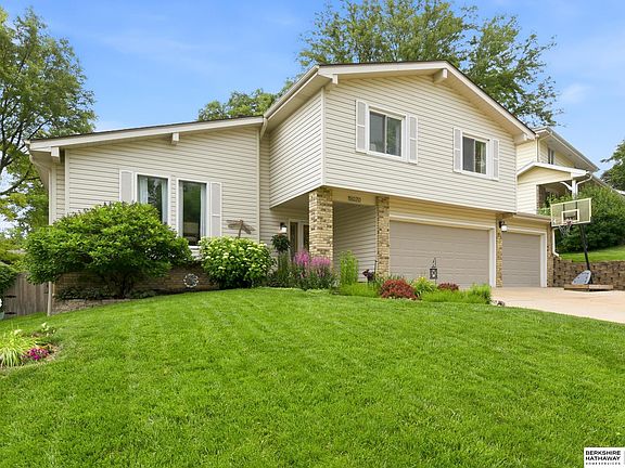 3rd image of 15020 Dorcas Cir