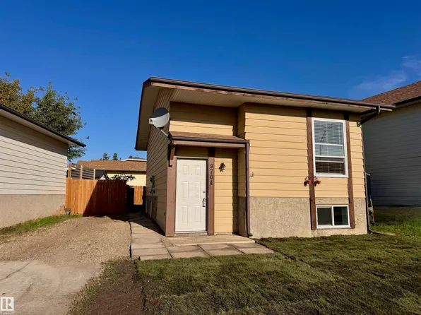 9704 104th St, Morinville, AB T8R 1C8