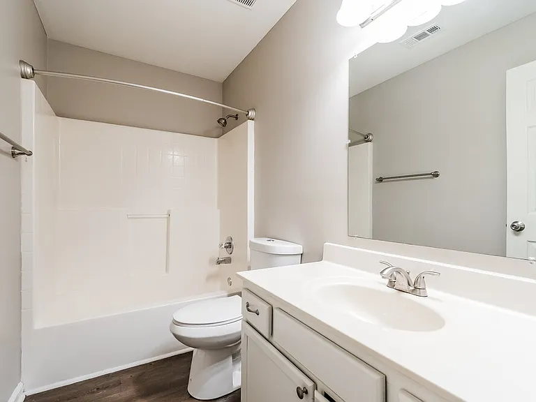 406 Meagan Cv — Photo 15