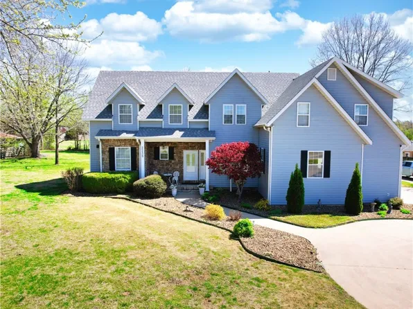 2235 S Dixieland Rd, Rogers, AR 72758