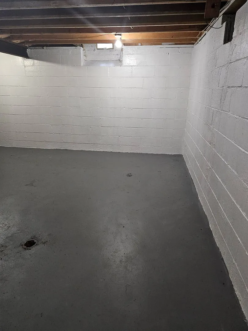 2 bed/ 1 bath Duplex — Photo 4