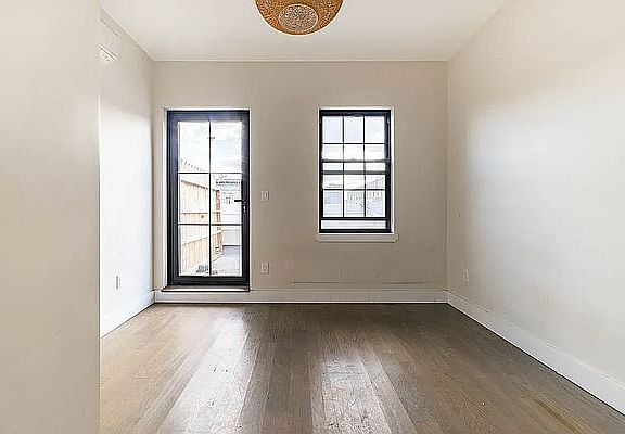 4th image of 287 Winthrop St #4R