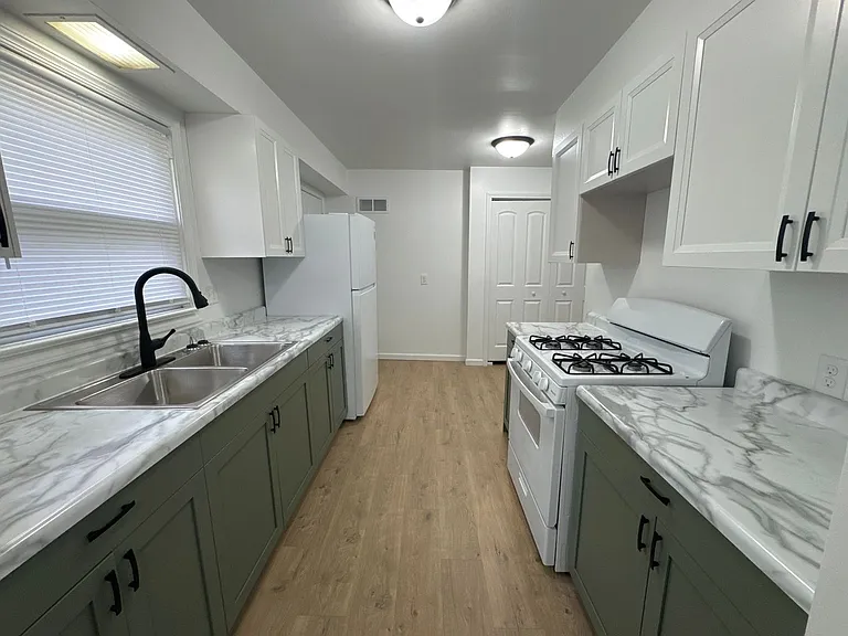 2708 Trimble St — Photo 6