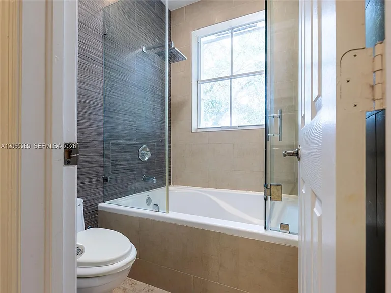 11406 NW 76th Ter #11406 — Photo 21