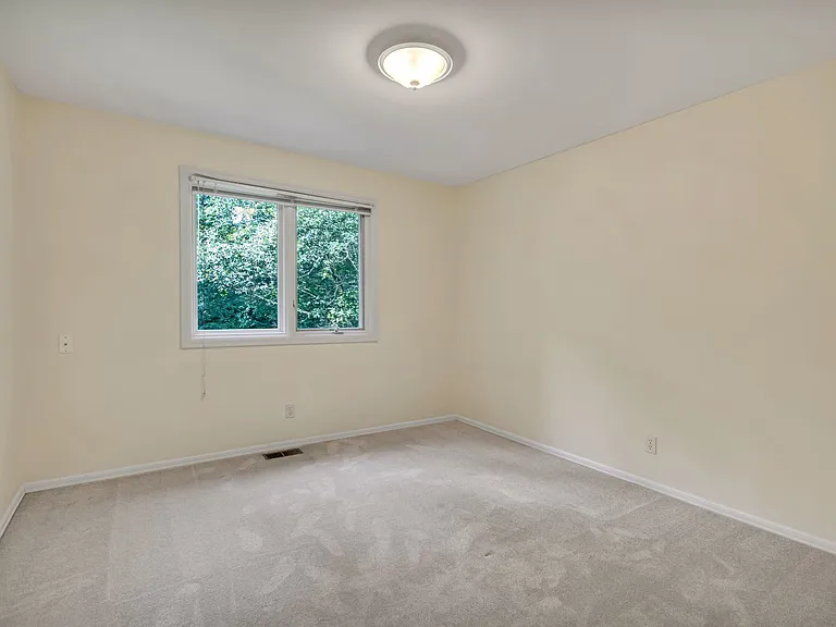 16323 NE 50th Way — Photo 32