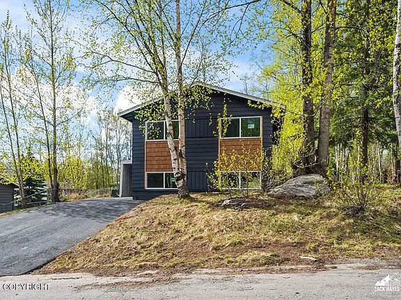 3rd image of 6436 Carlos Ct