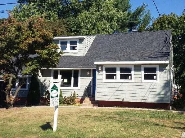 3 Van Buren Street, Brentwood, NY 11717