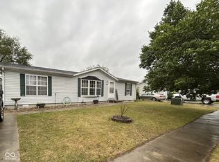 4633 Autumn Ridge Dr, Columbus, IN 47203