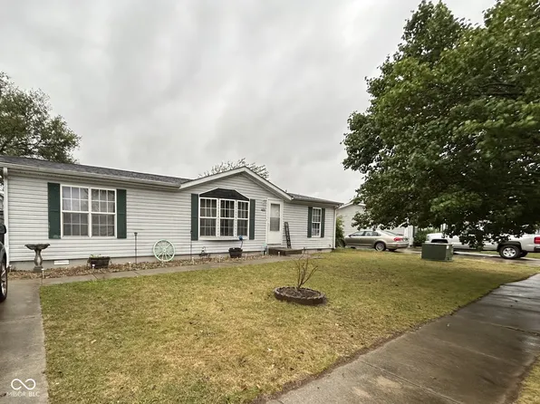 4633 Autumn Ridge Dr, Columbus, IN 47203