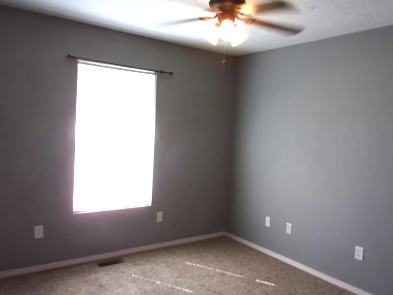 872 W Linwood Ave — Photo 6