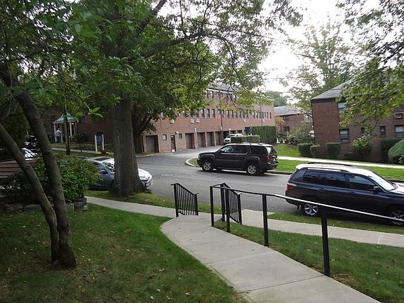 3rd image of 3 Manor House Dr APT J23