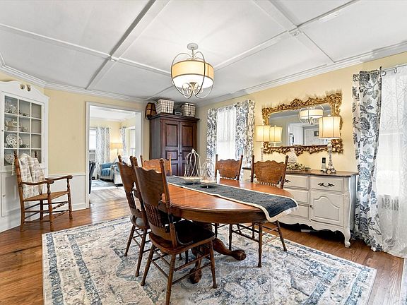 3rd image of 3021 Winchester Ave