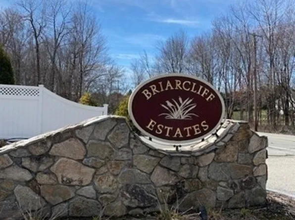 10 Victoria Dr Unit 10, Rochdale, MA 01542