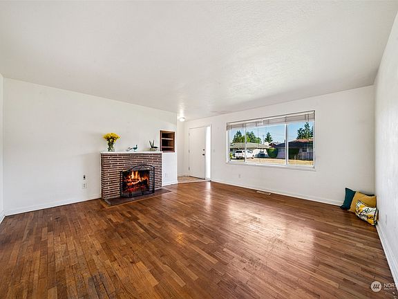 5th image of 1612 1st Street SE