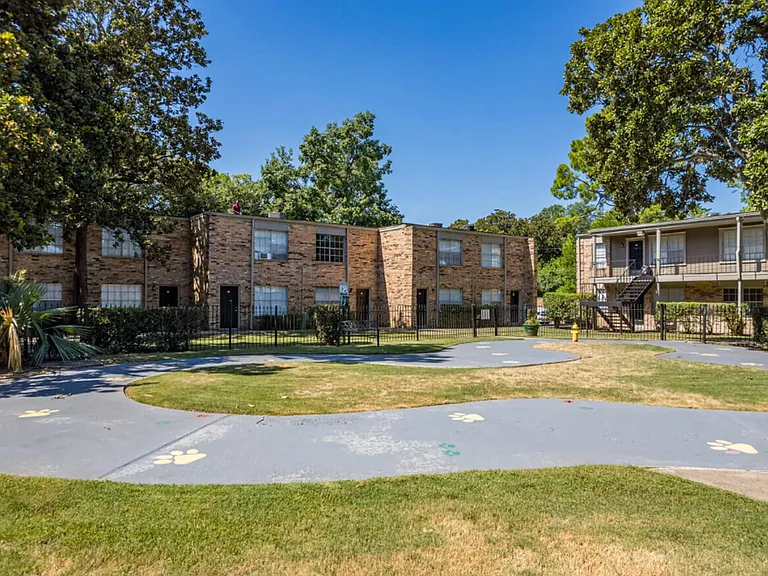 Signature at Southfield Apartments — Photo 16