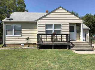915 N Parkwood Ln, Wichita, KS 67208