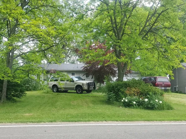 1480 Congress Lake Rd, Mogadore, OH 44260