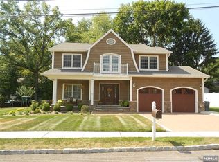 7 Lindy Pl, Old Tappan, NJ 07675