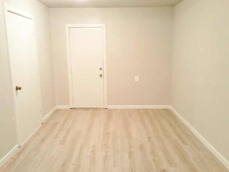7106 Sears Ter — Photo 3