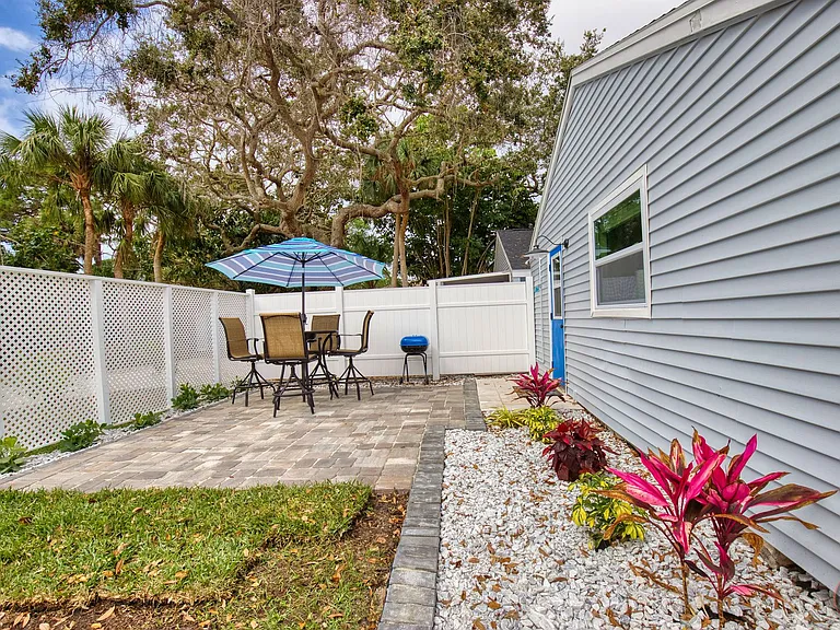 5042 Linda St #A — Photo 3