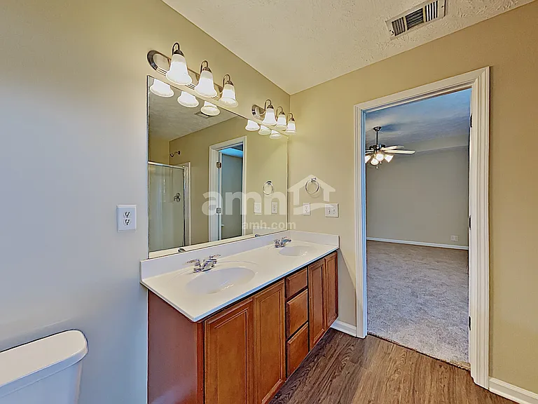 105 Tulip Grove Point — Photo 11