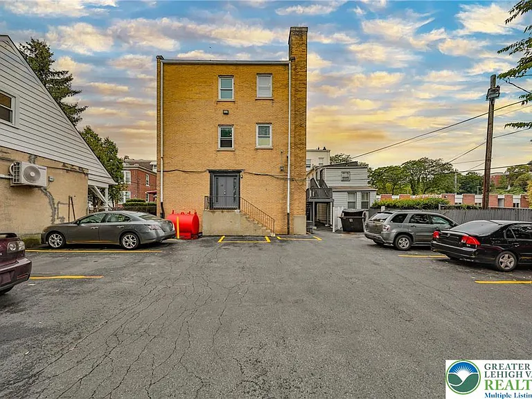 123 N 2nd St #101 — Photo 16