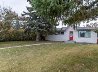 2204 38th St SW, Calgary, AB T3E3E2