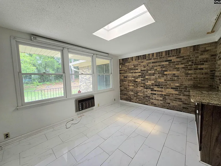 77 Northlake Rd — Photo 21