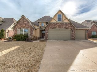 1517 E Roanoke St, Broken Arrow, OK 74011