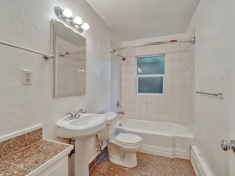 2244 NW Overton St #8 — Photo 10