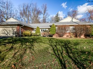 19 Lakeshore Dr, Eastchester, NY 10709