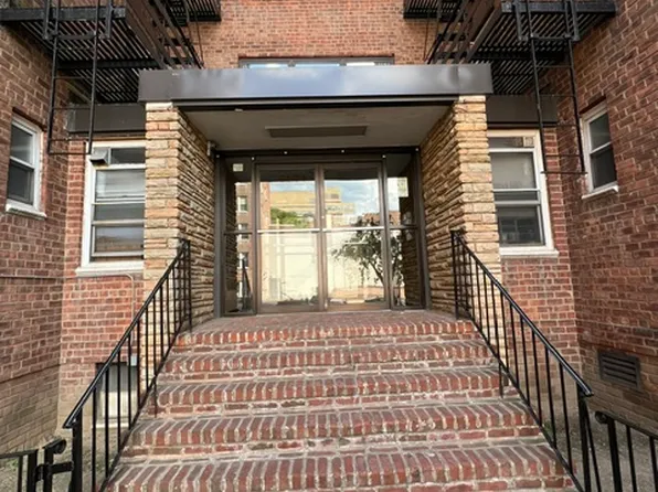 64-74 Saunders Street image 1 of 18