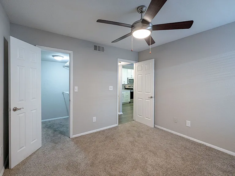 Live Easy. Live Elevated. Live 2100 Defoors. — Photo 10