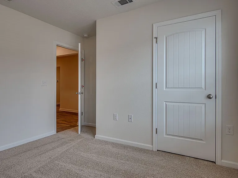 6401 Churchill Cir — Photo 14