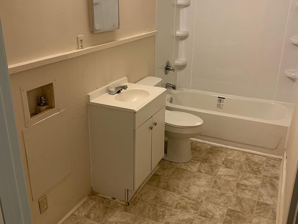 2nd image of 1345 Standish St APT C