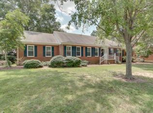 1352 Sir Richard Rd, Virginia Beach, VA 23455