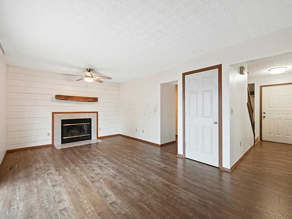 2nd image of 3138 Yorkdale Ln