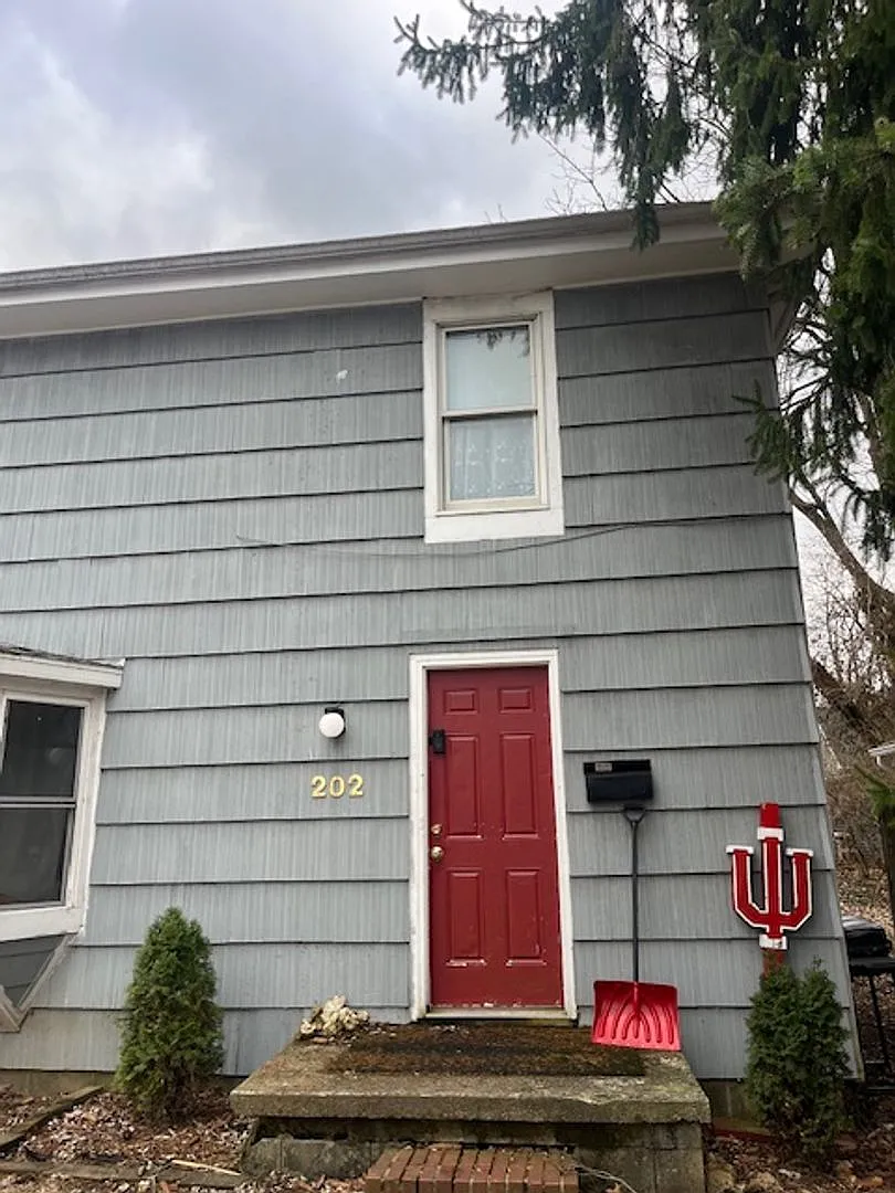 Building Photo - 202 E Dodds St