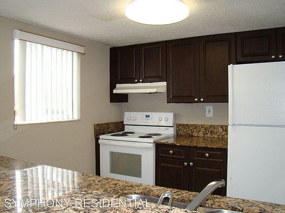 2nd image of 11574 NW 39th St #6853075