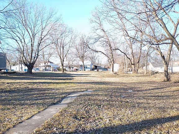 5th image of 707 E Pool Road