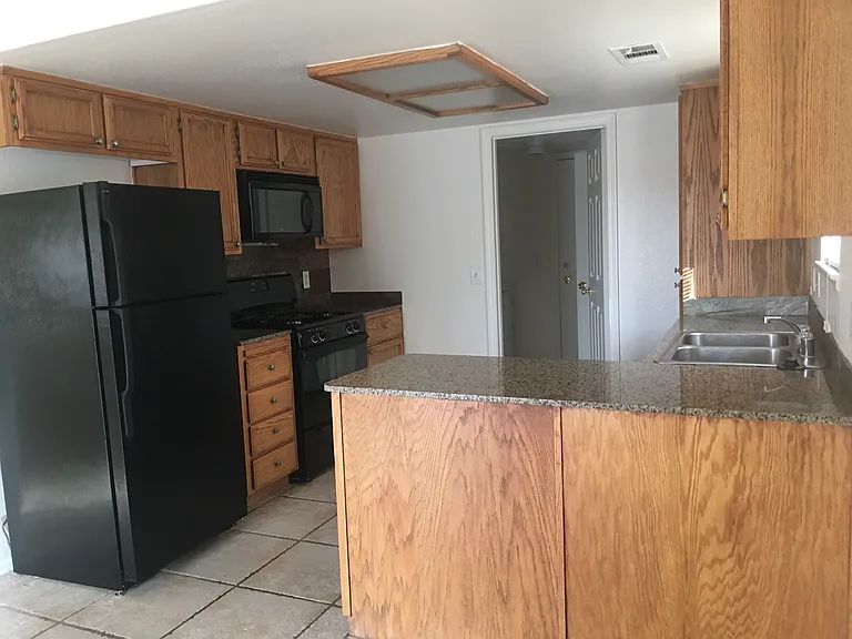 6109 Crockery St — Photo 3