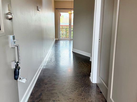 3rd image of 1898 Eastland Ave #201